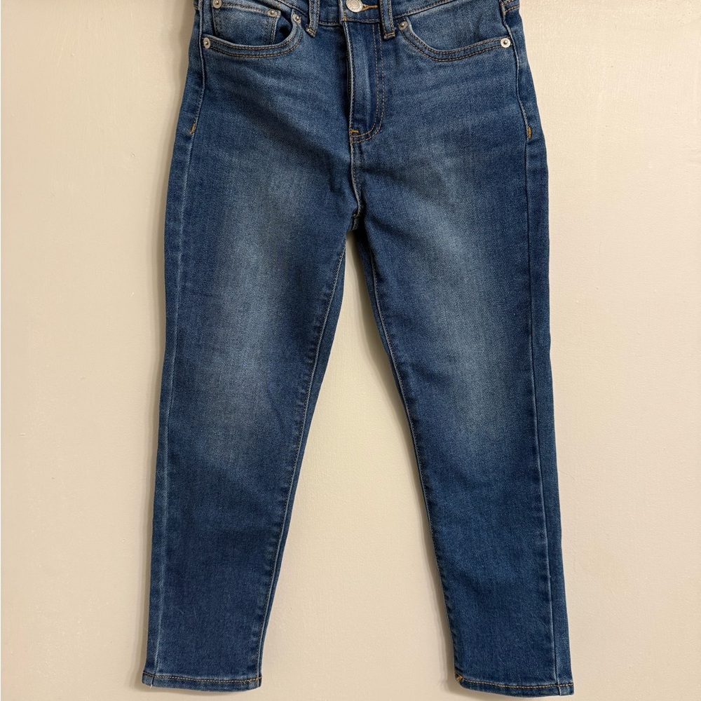 Levi's Classic Mini Mom Jeans